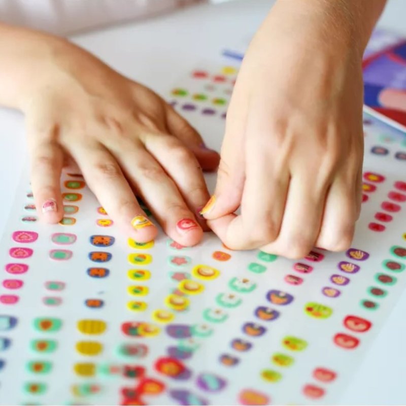 Naklejki na paznokcie dla dzieci 3+ 500 sztuk kreatywna zabawa